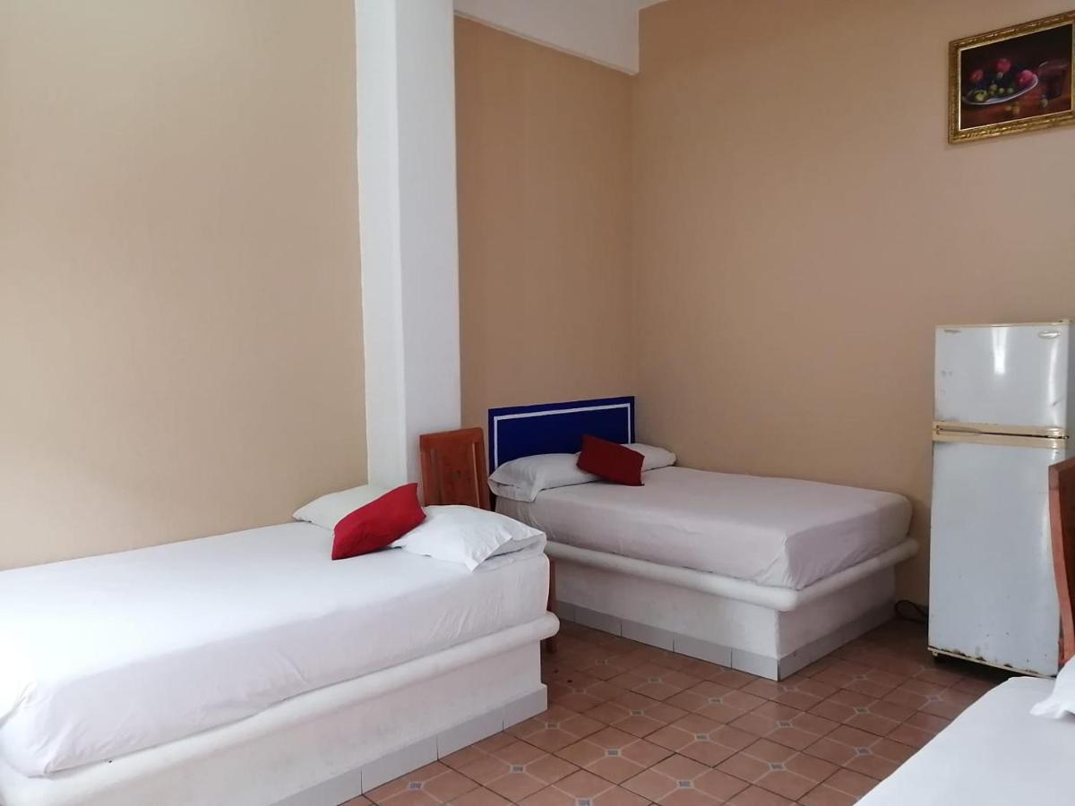 Hotel Isis Zihuatanejo Extérieur photo