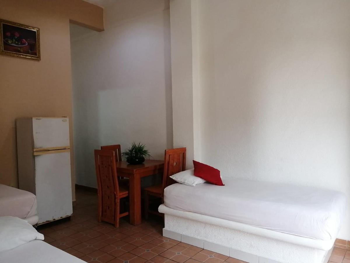 Hotel Isis Zihuatanejo Extérieur photo