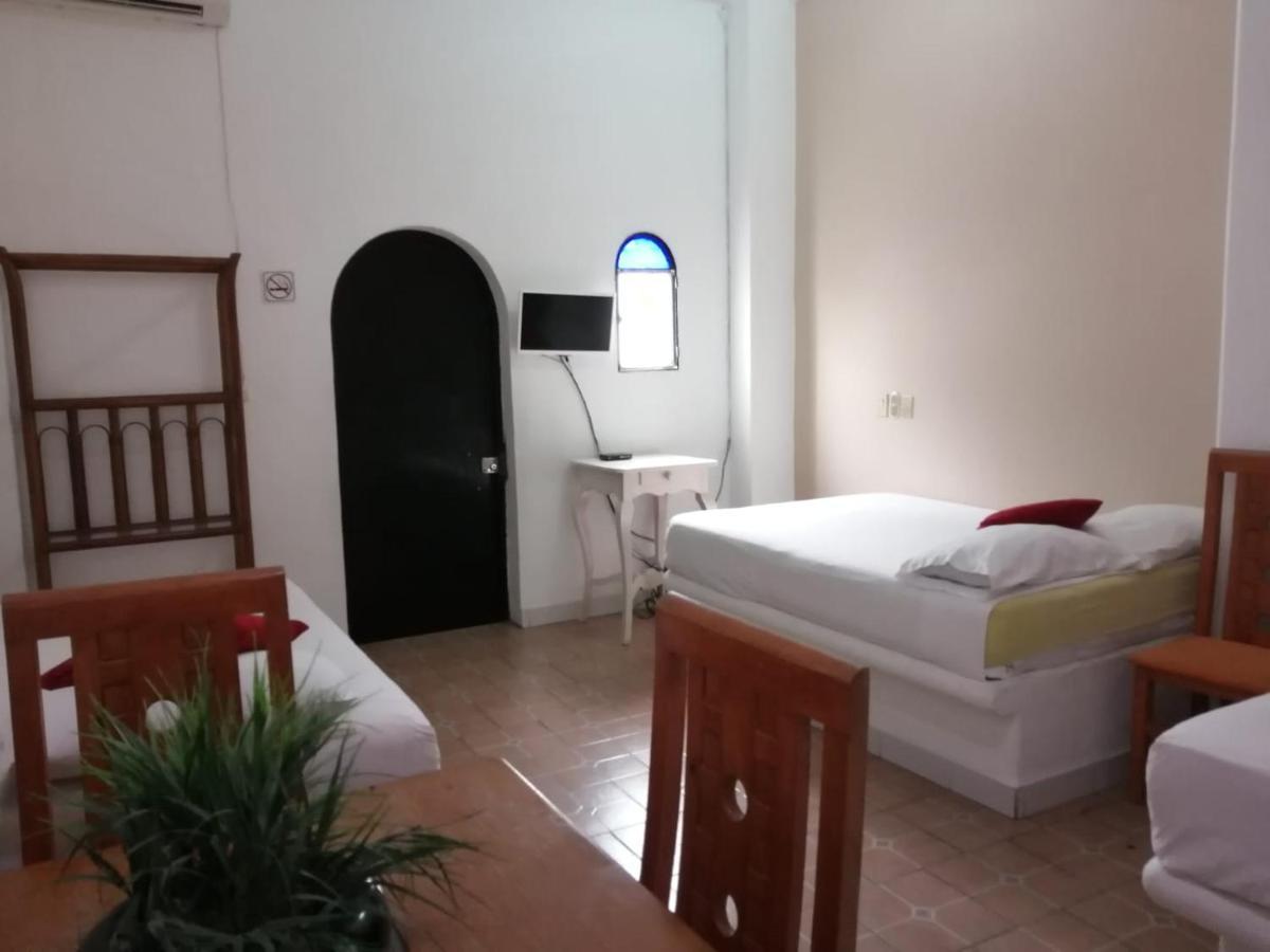 Hotel Isis Zihuatanejo Extérieur photo